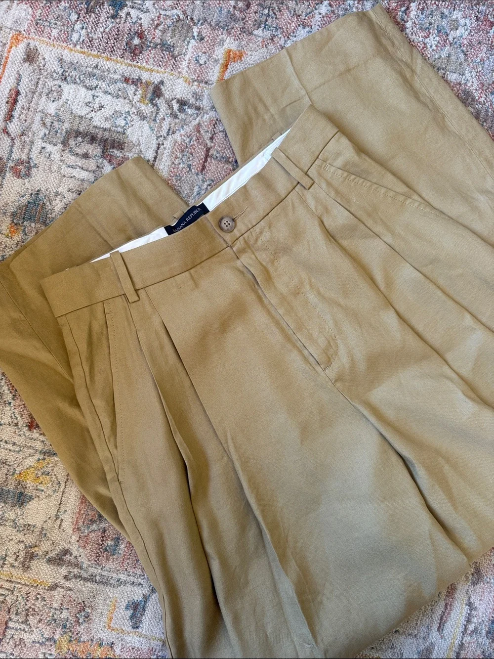 NWT Banana Republic Wide-Leg Pleated Trousers in Khaki Size 4